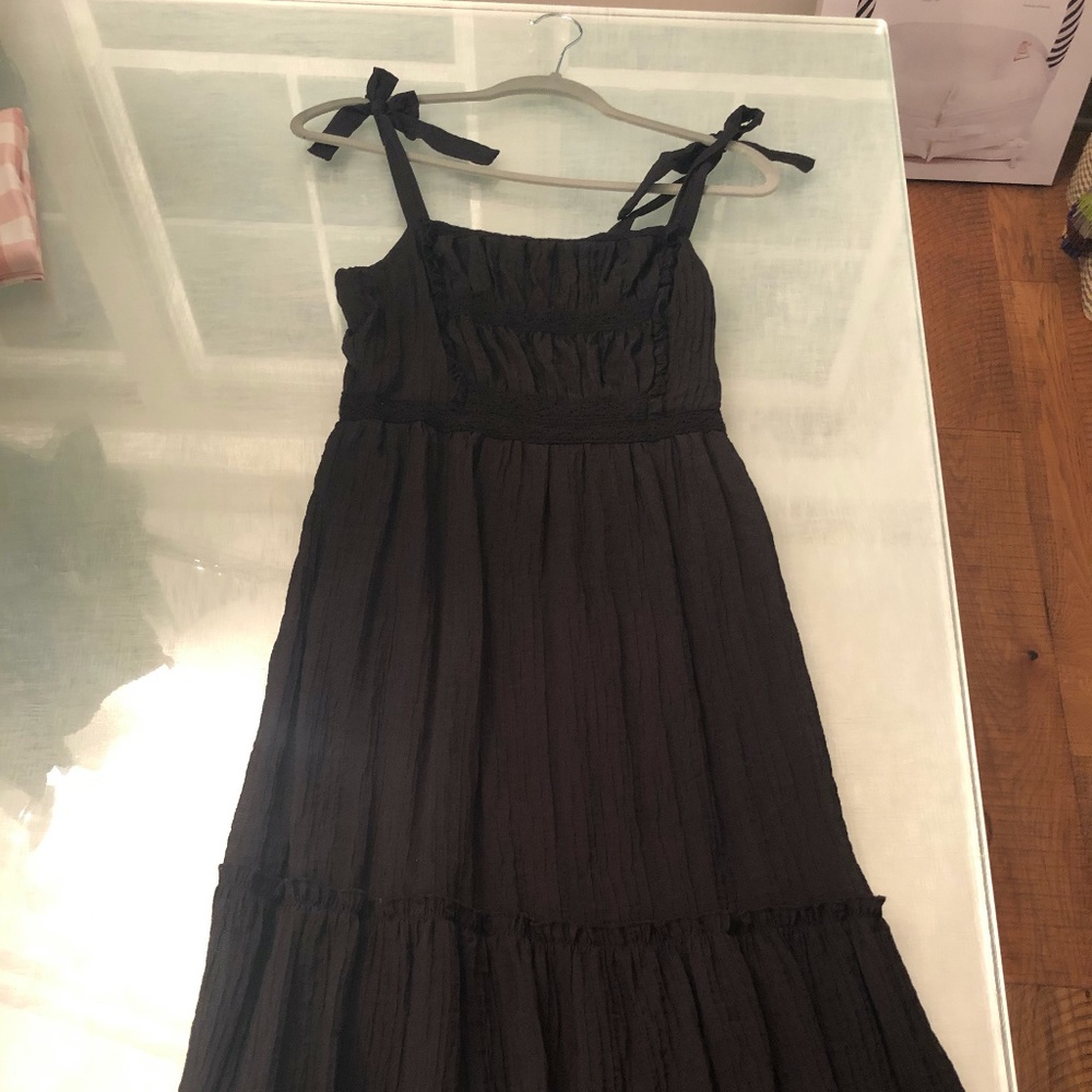 Cupcakes and Cashmere Black Midi Dress